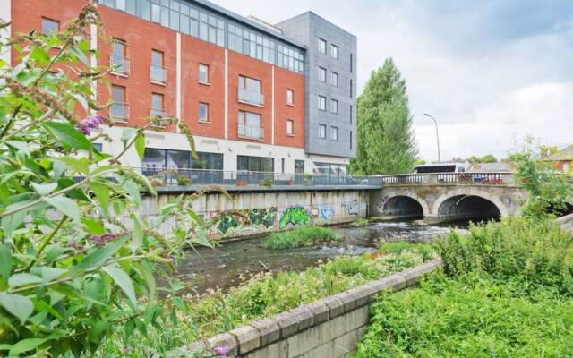 2 Bedroom Riverside Apartment