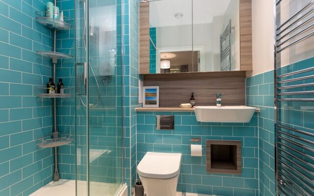 2 Bedroom East London Flat