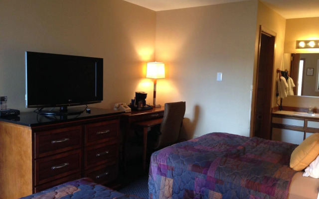 Lakeshore Inn & Suites
