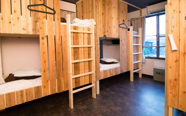 TONAGI Hostel & Cafe