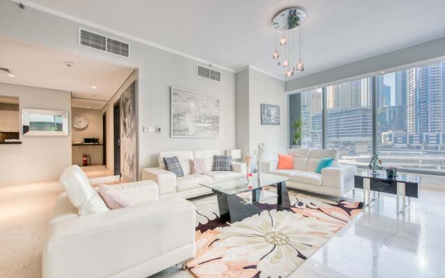 Luxury Apt w Private Jacuzzi Overlooking the Water