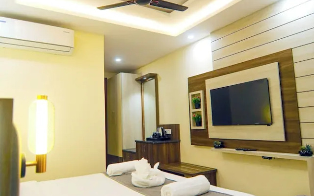 Paarth Grand