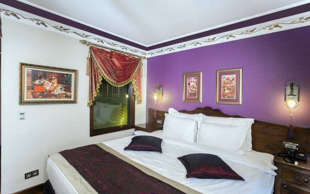 Rose Garden Suites