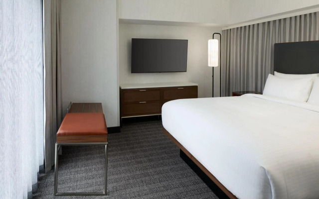 Courtyard Montreal Laval