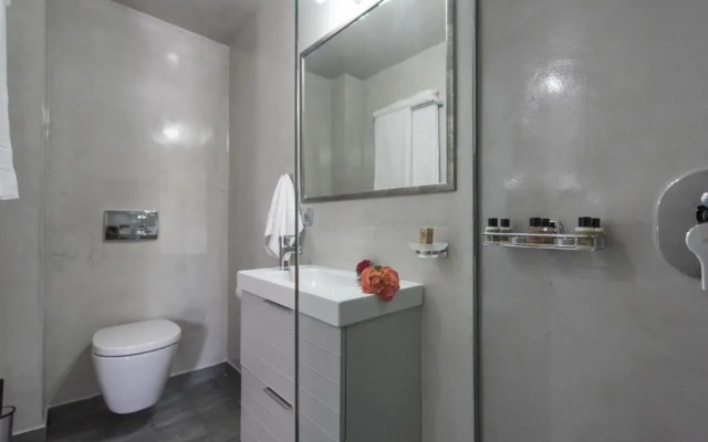AK Suites