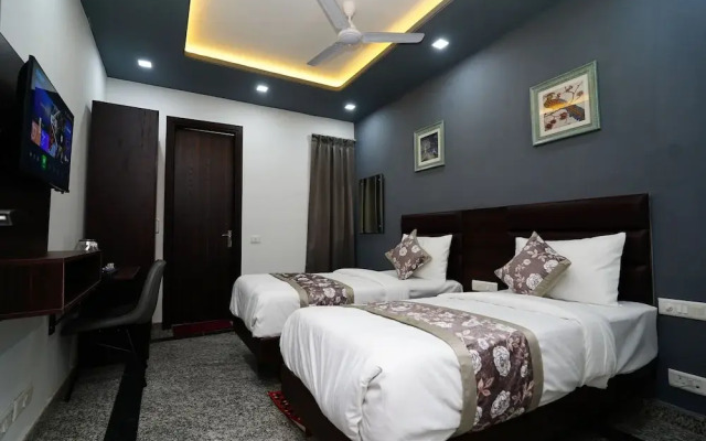 Posh Garden Inn