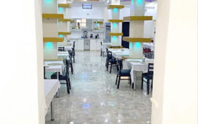 Time Oak Hotel and Suites Royale