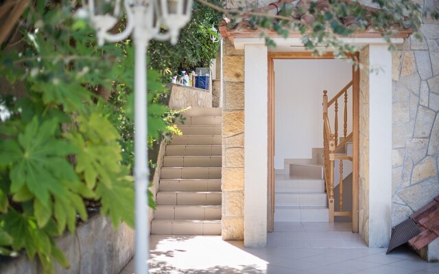 Chalet Romani Tvl 01b