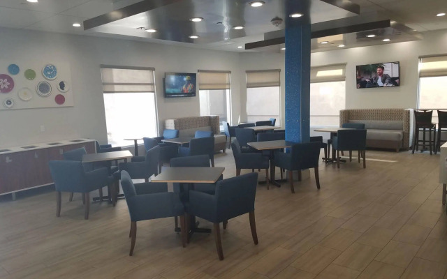 Holiday Inn Express Fullerton - Anaheim by IHG