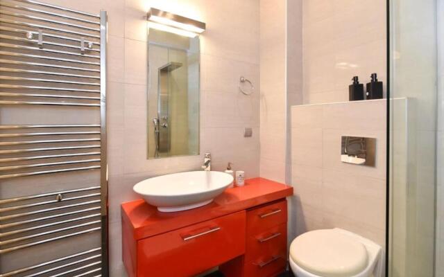 Excellent apartment luxuriously renovated
