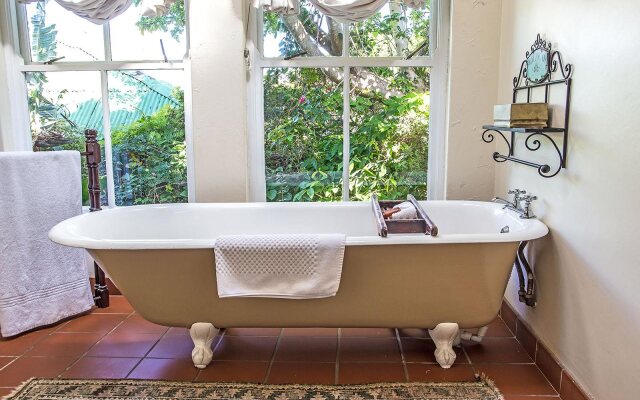 Goble Palms Guest Lodge & Urban Retreat