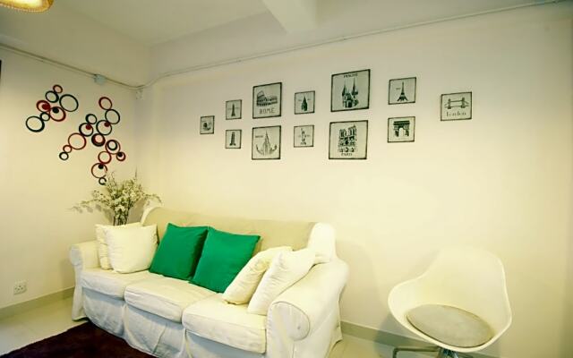 WC Downtown 3-bedroom Apartment MTR Downstairs 14C