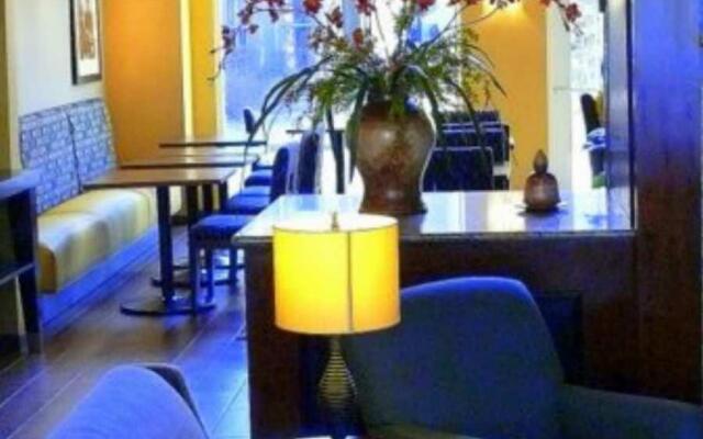 Hampton Inn & Suites Chicago/Hoffman Estates