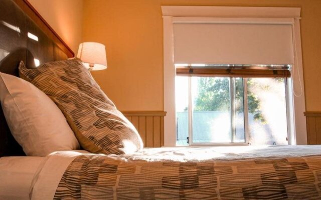 Salt Spring Inn