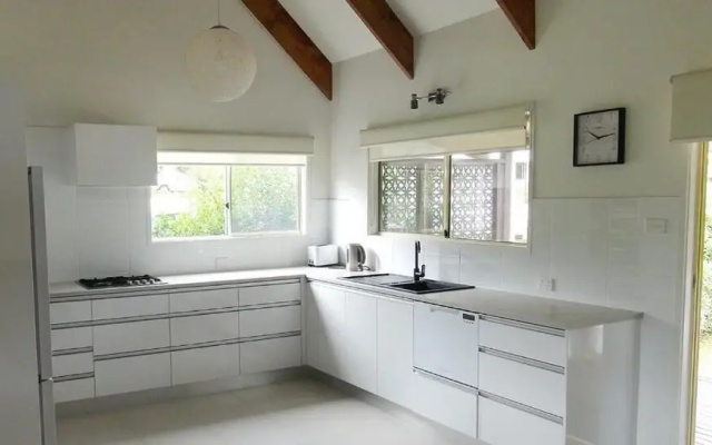 Pitcairn House