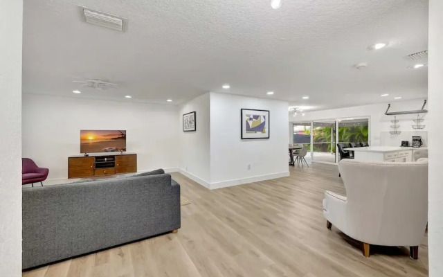Waterfront Paradise Chic 3 BDR