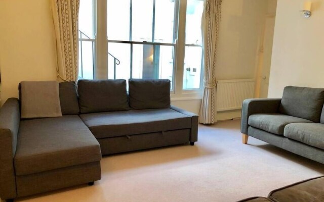 Victoria Station Apartment