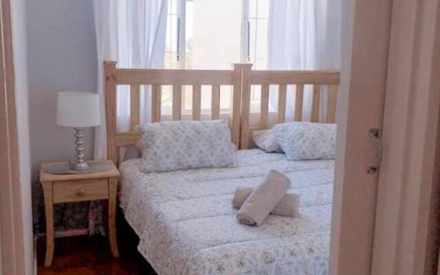 Newly Renovated 2 bed Apartment - Kingston Estate