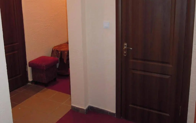 Tsisar Bankir Hotel