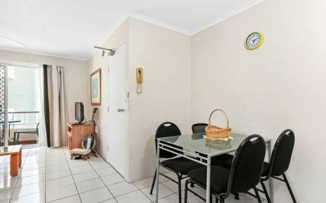 Superb 1 Bedroom Apartment Near the Beach