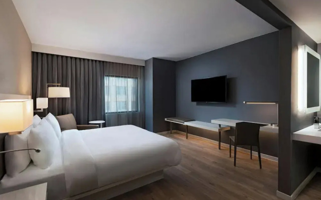 AC Hotel by Marriott Phoenix North Norterra