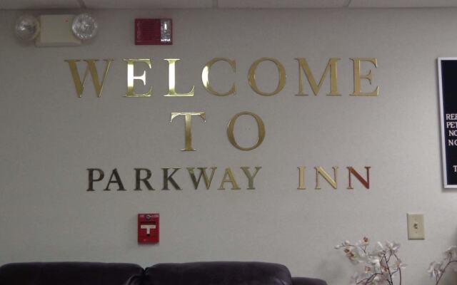 Campton Parkway Inn