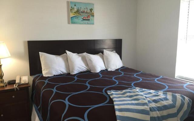 Port Isla Inn