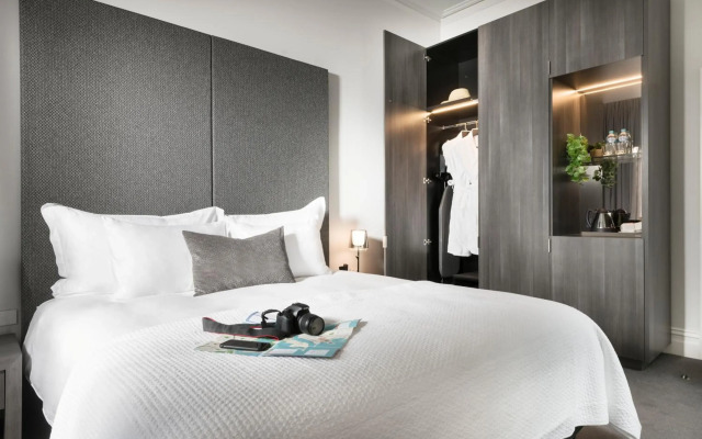 The Melbourne Hotel