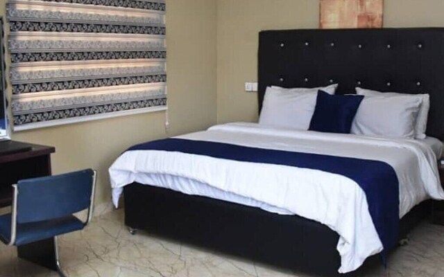 Impeccable 2-bed Lodge