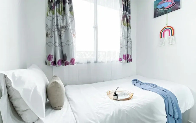 Stunning 2Br Apartment At Daan Mogot City