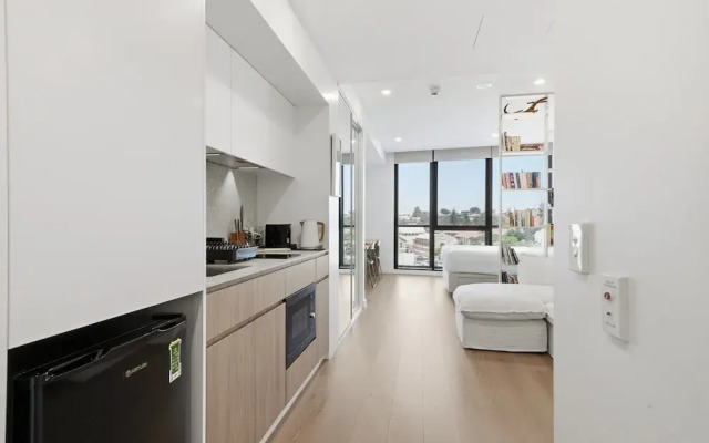 Coastal Apartment With Rooftop Pool