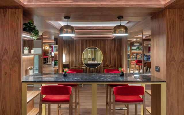 Melia White House Apartments