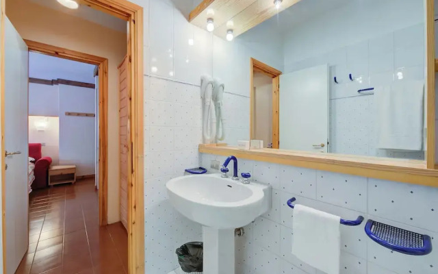 Abeti A2-17 few min From ski