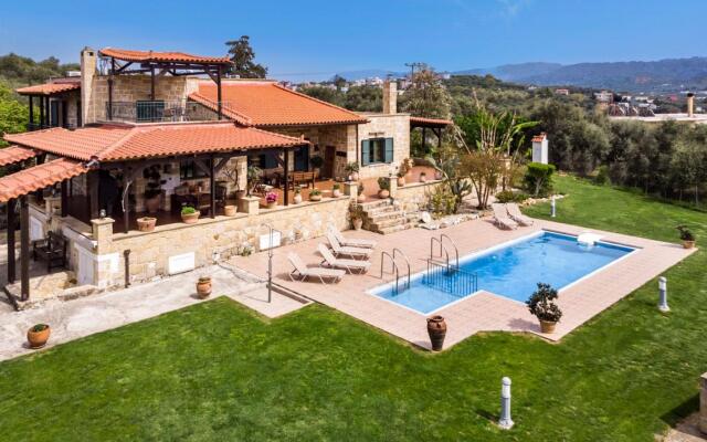 Athina Traditional Villa | Stalos