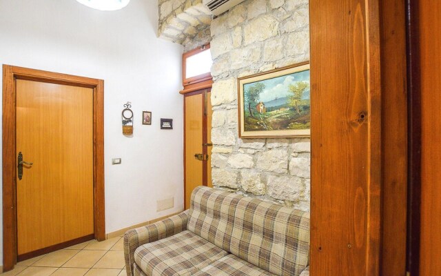 Beautiful Apartment in Pozzallo With Wifi and 2 Bedrooms