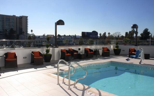 Holiday Inn Express North Hollywood - Burbank Area, an IHG Hotel