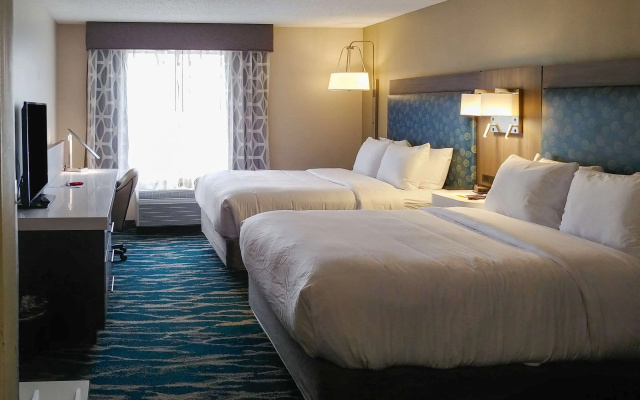 Comfort Inn & Suites Greenville Near East Carolina University