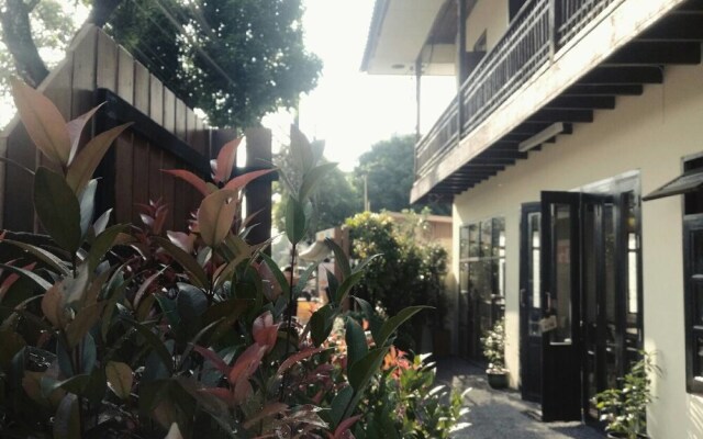 2496 Oldtel Bed & Cafe