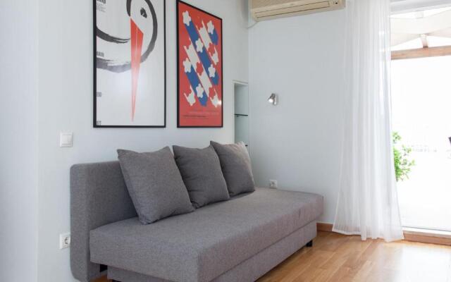 Homz AH02 Kolonaki Penthouse Studio