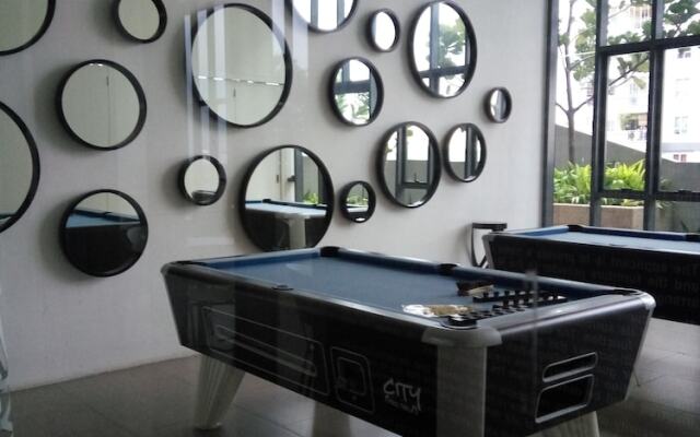 Cosy suite near Airport and LRT station