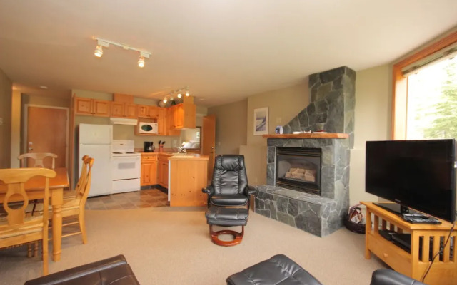 Timberline Lodges by Fernie Lodging Company