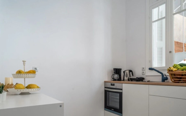 Nemeseos 80m² homm Apartment with Roof Garden and Pool