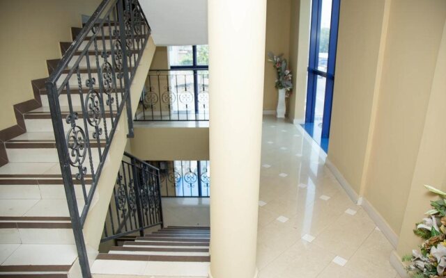 Ridge Over Suites