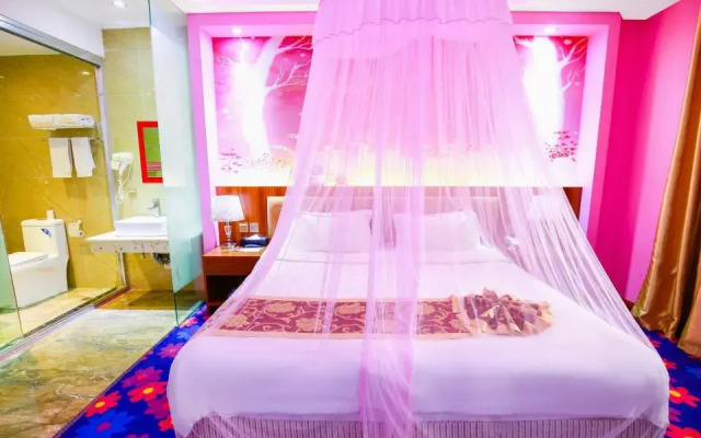 Huaxiang Shengshi Hotel