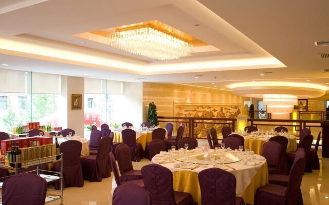 White Clouds Hotel - Dalian