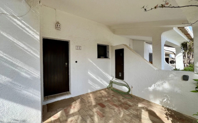 Tavira Traditional Villa by Homing