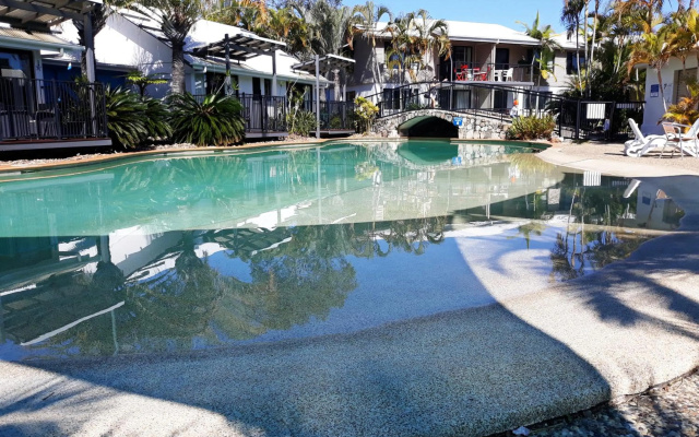 Immaculate 1 bedroom resort holiday unit near Noosa River – Pool – Noosaville