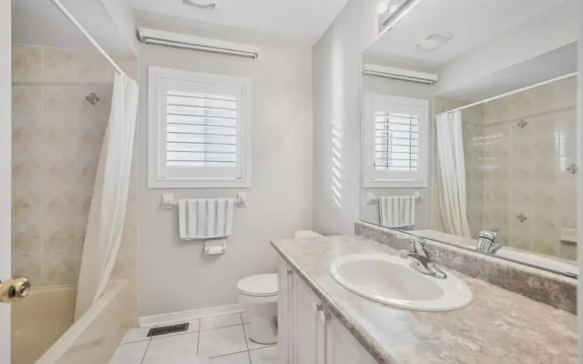 Spacious Whitby Haven 3BR Home Parking