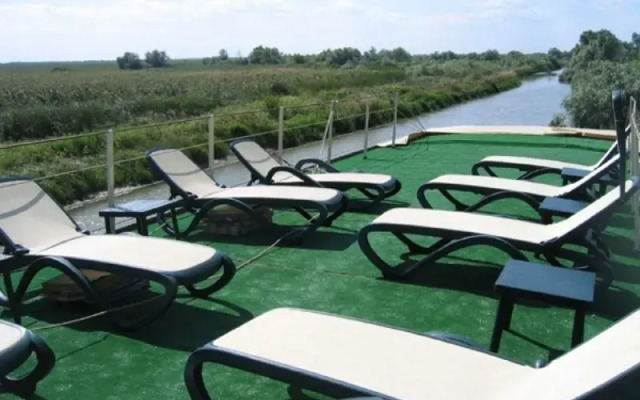 Hotel Plutitor SERANO