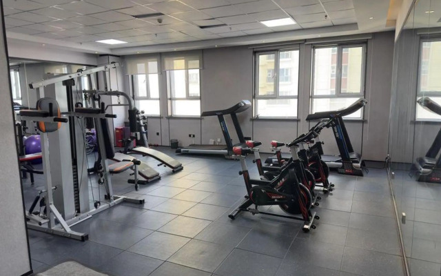 Baishichang Longquan Hotel (Urumqi International Grand Bazamin Street)